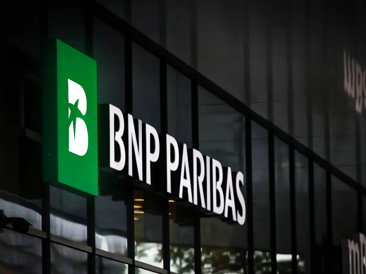 Enseigne BNP Paribas · refonte d'identité visuelle par Florian Bonnet, directeur artistique